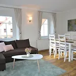 Apartment Gräfe - 3-seiten Hof Mit Großem Garten, Pool&sauna *