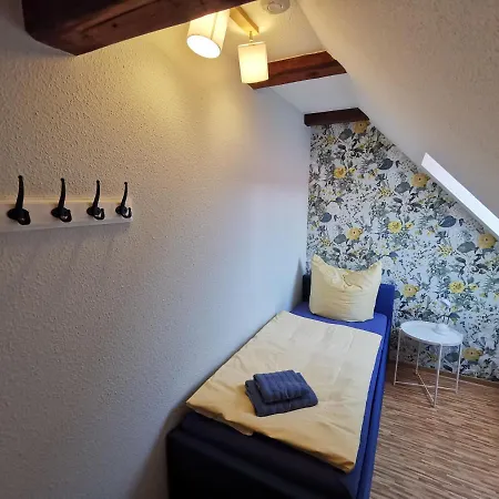 Graefe - 3-seiten Hof Mit Grossem Garten, Pool & Sauna Apartmán *