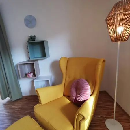 Gräfe - 3-seiten Hof Mit Großem Garten, Pool&sauna Apartment Meißen