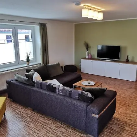 Apartament Graefe - 3-seiten Hof Mit Grossem Garten, Pool & Sauna Meißen