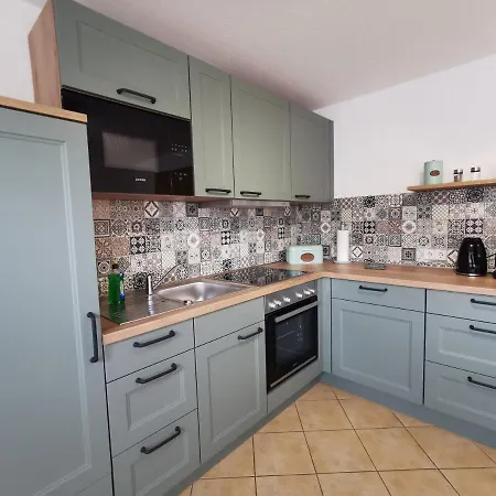 Graefe - 3-seiten Hof Mit Grossem Garten, Pool & Sauna Apartmán