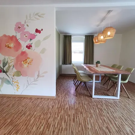 Graefe - 3-seiten Hof Mit Grossem Garten, Pool & Sauna