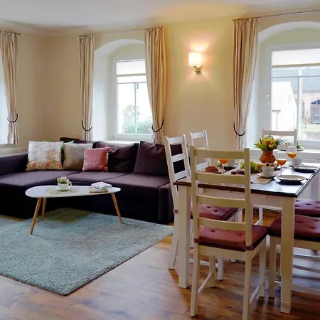 Graefe - 3-seiten Hof Mit Grossem Garten, Pool & Sauna * Meißen