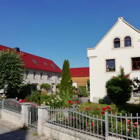 Gräfe - 3-seiten Hof Mit Großem Garten, Pool&sauna Apartment