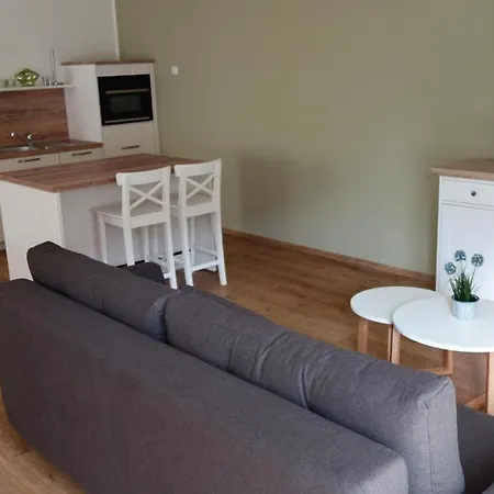 Apartment Gräfe - 3-seiten Hof Mit Großem Garten, Pool&sauna *