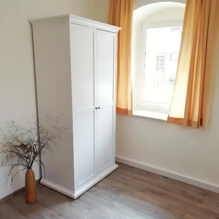 Apartment Gräfe - 3-seiten Hof Mit Großem Garten, Pool&sauna