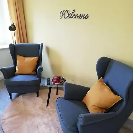 Apartment Gräfe - 3-seiten Hof Mit Großem Garten, Pool&sauna *