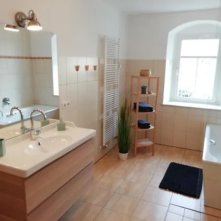 Apartament Graefe - 3-seiten Hof Mit Grossem Garten, Pool & Sauna Meißen