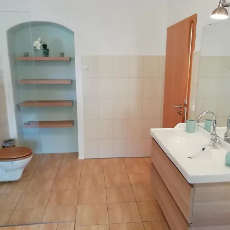 Gräfe - 3-seiten Hof Mit Großem Garten, Pool&sauna Meißen