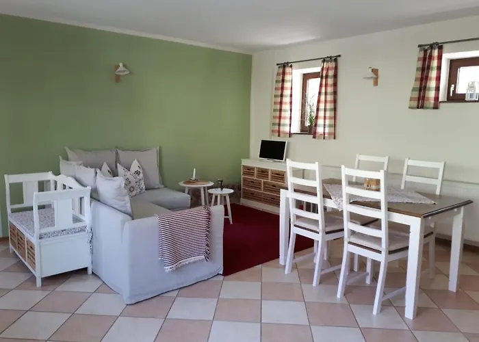 Graefe - 3-seiten Hof Mit Grossem Garten, Pool & Sauna Meißen