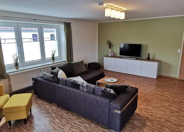 Appartement Graefe - 3-seiten Hof Mit Grossem Garten, Pool & Sauna Meißen