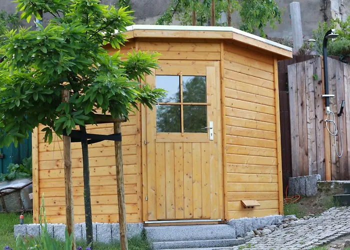 Appartement Graefe - 3-seiten Hof Mit Grossem Garten, Pool & Sauna Meißen