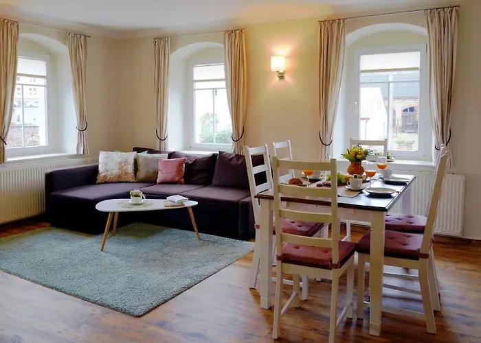 Graefe - 3-seiten Hof Mit Grossem Garten, Pool & Sauna * Meißen