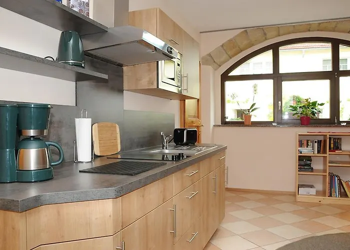 Graefe - 3-seiten Hof Mit Grossem Garten, Pool & Sauna