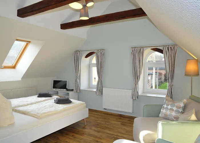 Graefe - 3-seiten Hof Mit Grossem Garten, Pool & Sauna Appartement