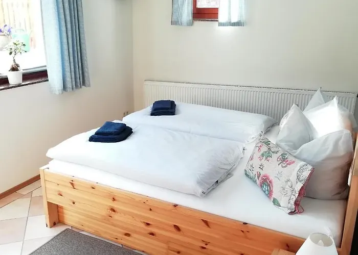 Appartement Graefe - 3-seiten Hof Mit Grossem Garten, Pool & Sauna Meißen