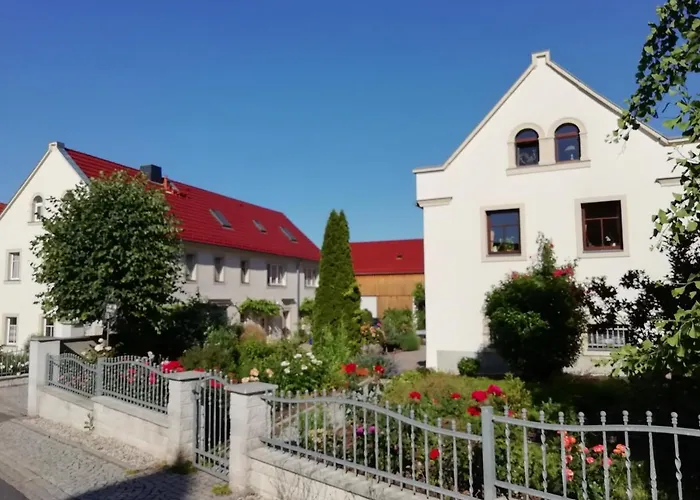 Graefe - 3-seiten Hof Mit Grossem Garten, Pool & Sauna Appartement