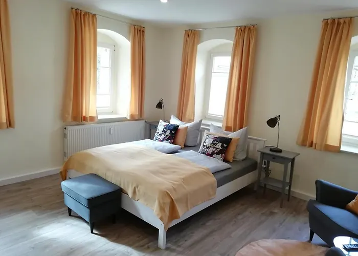 Appartement Graefe - 3-seiten Hof Mit Grossem Garten, Pool & Sauna Meißen