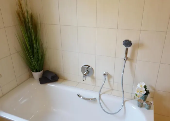 Graefe - 3-seiten Hof Mit Grossem Garten, Pool & Sauna *